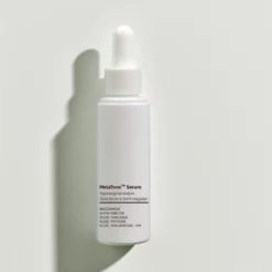 Melatone Serum hyperpigmentation Teint terne et teint irrégulier niacinamide alpha arbutine acide ferulique